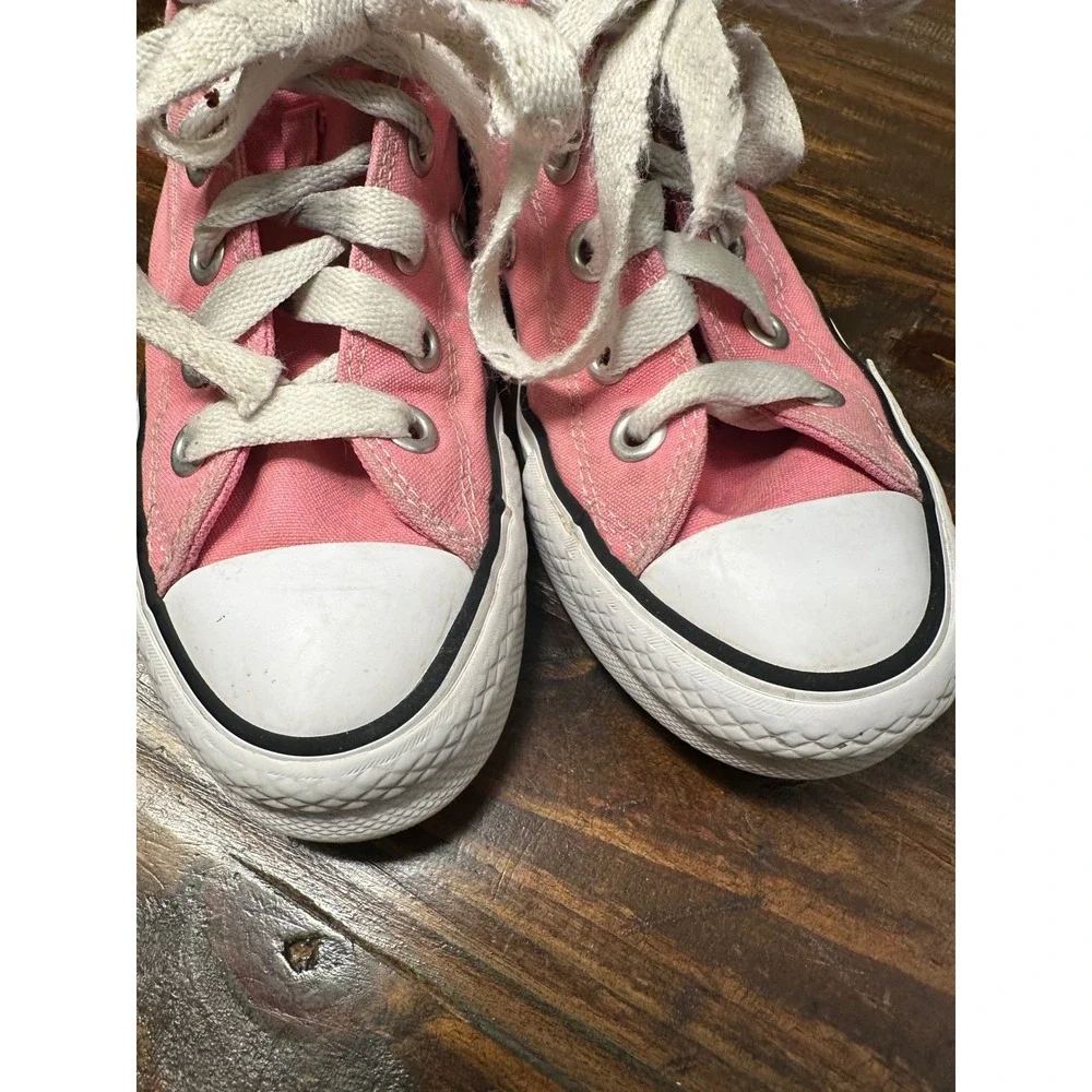 Kids Converse Chuck Taylor All Star High Top Pink Canvas Shoes‎ Size 4 Youth